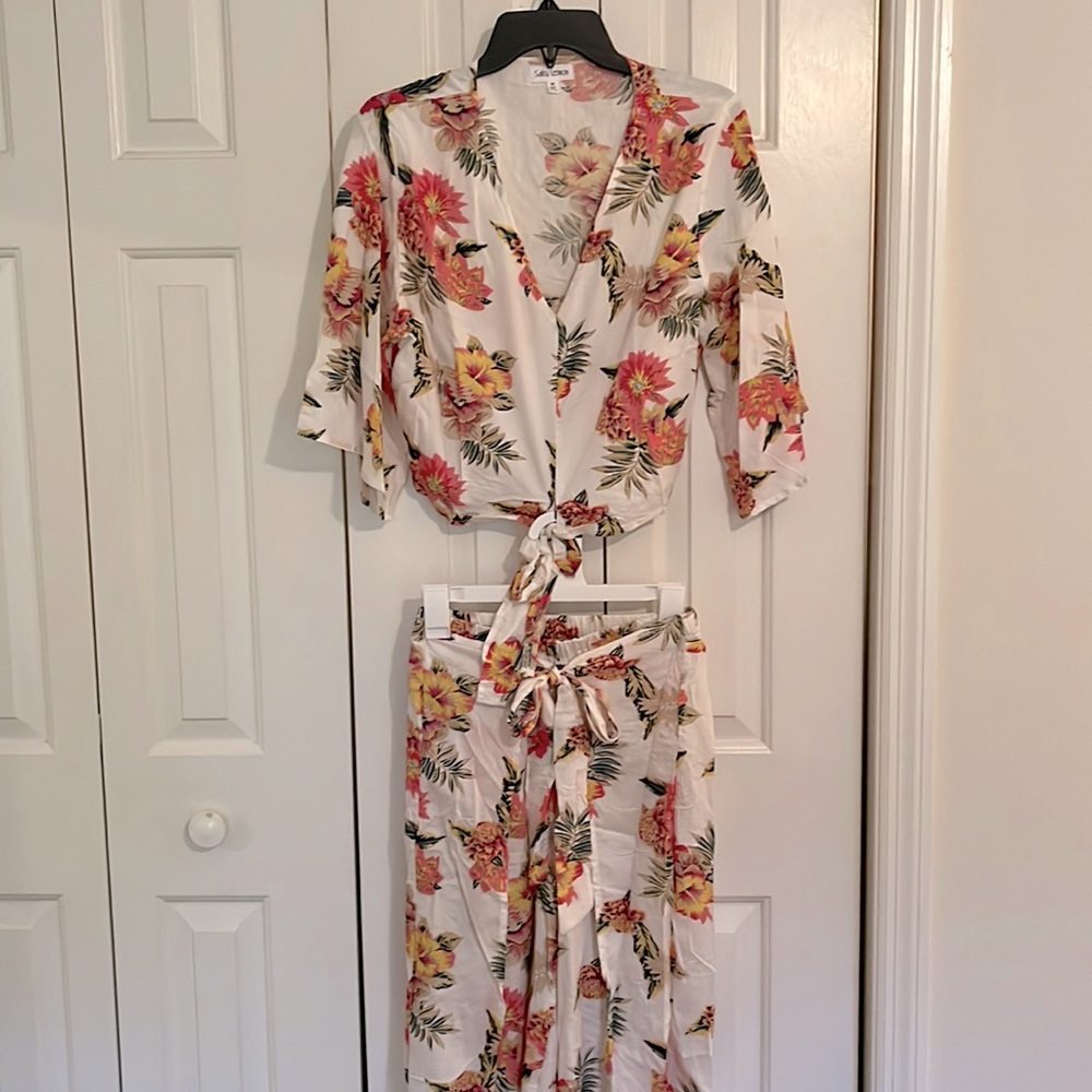 NWOT Two piece tropical beach set M